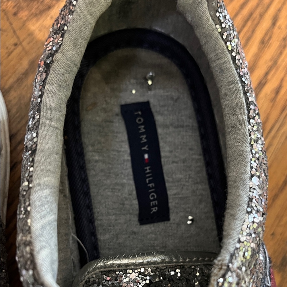 Tommy Hilfiger Silver Glitter Kids Sneakers with Red & Navy Stripes. - Picture 5 of 6